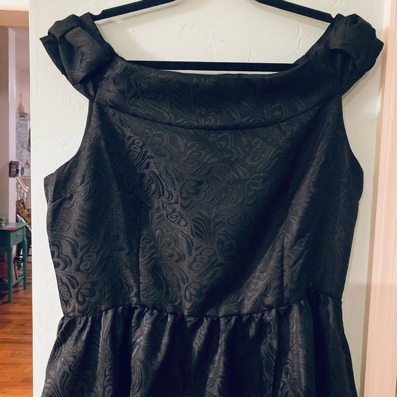 🖤 Lindy Bop Tiana Twinset Brocade Off-Shoulder Swing Dress with Bows & Jacket - Picture 7 of 11